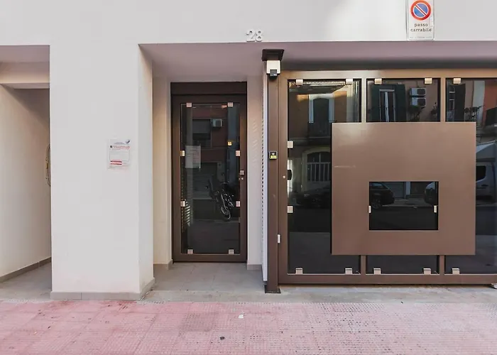 Apartment Little - Elegant & Quiet With Balcony Near Center Bari