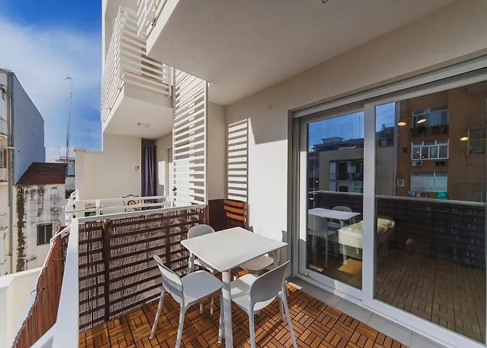 Apartment Little - Elegant & Quiet With Balcony Near Center