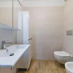 Little - Elegant & Quiet With Balcony Near Center * Bari