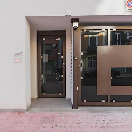 Apartment Little - Elegant & Quiet With Balcony Near Center Bari