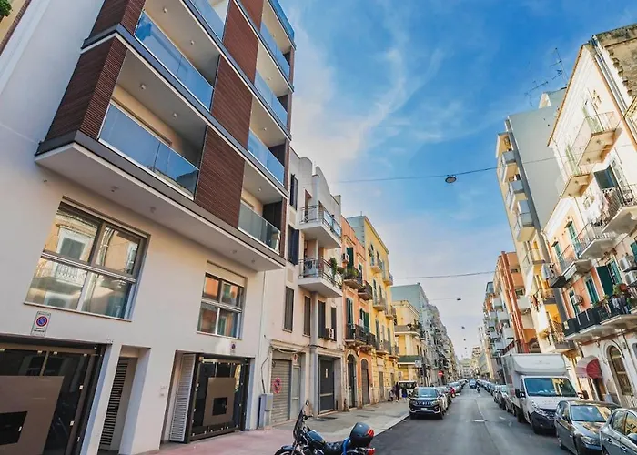 Little - Elegant & Quiet With Balcony Near Center Apartment *